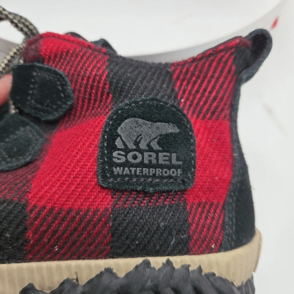Sorel Women's Out N About Plaid Lace Up Rain Booties Size 8.5